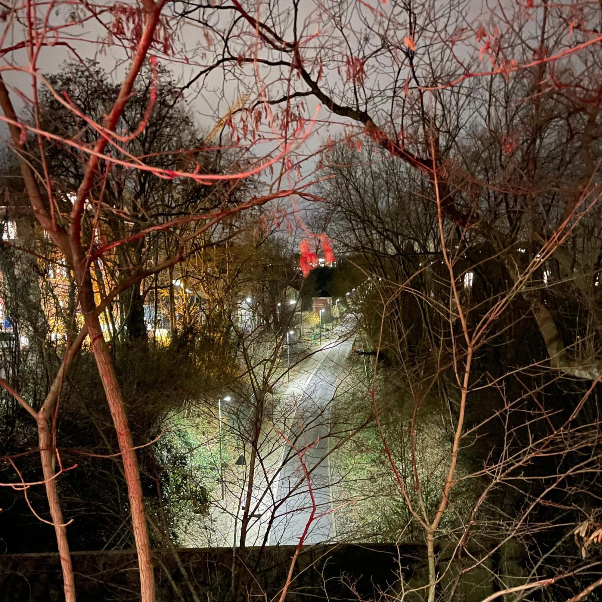 Tunnel - Nordbahntrasse, Kontaktloser Self-check-in, Netflix * Wuppertal