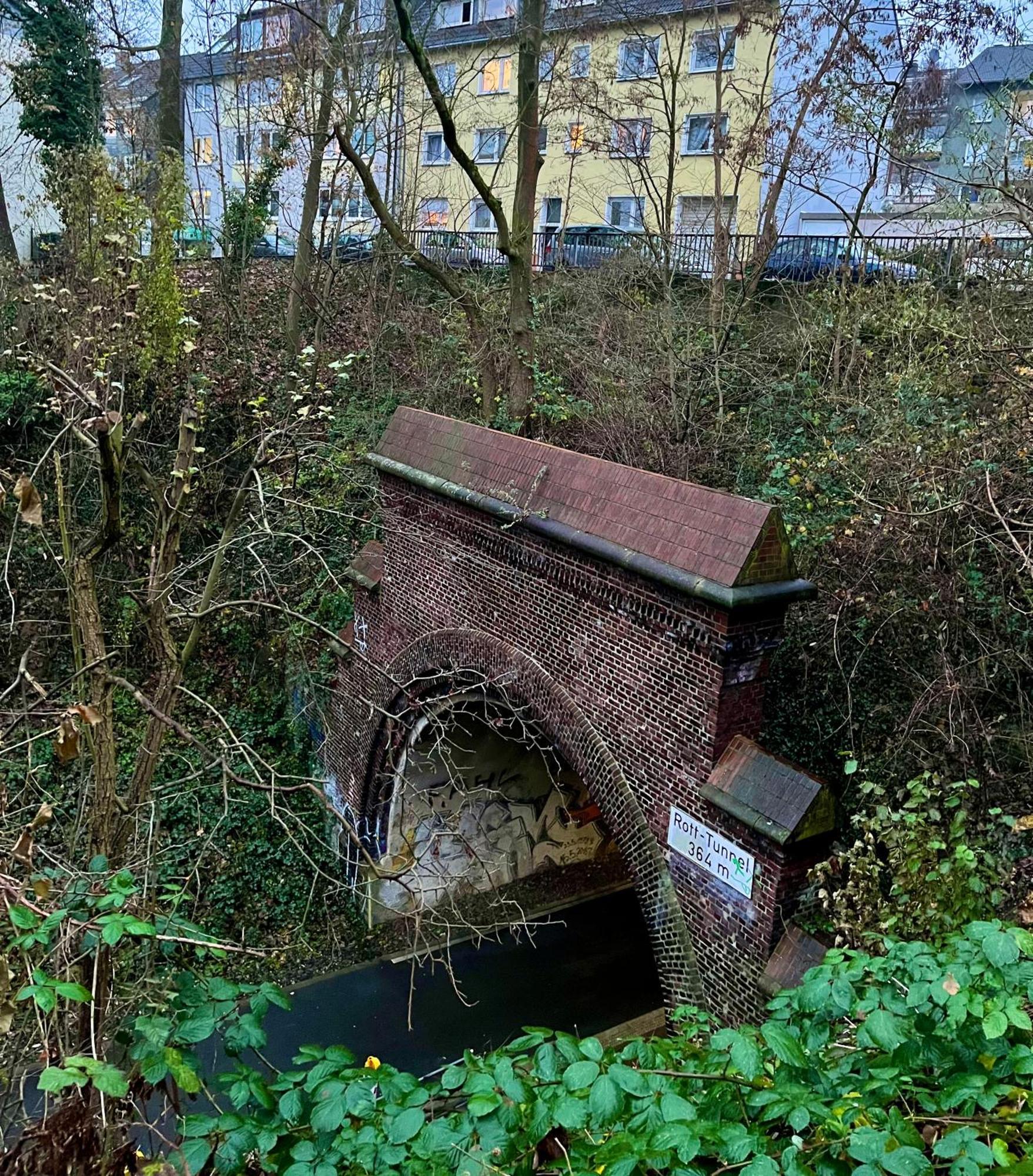 Tunnel - Nordbahntrasse, Kontaktloser Self-check-in, Netflix